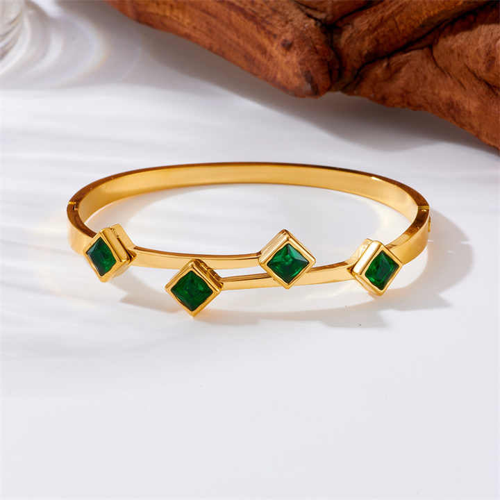 Emeralds Kiya Kada