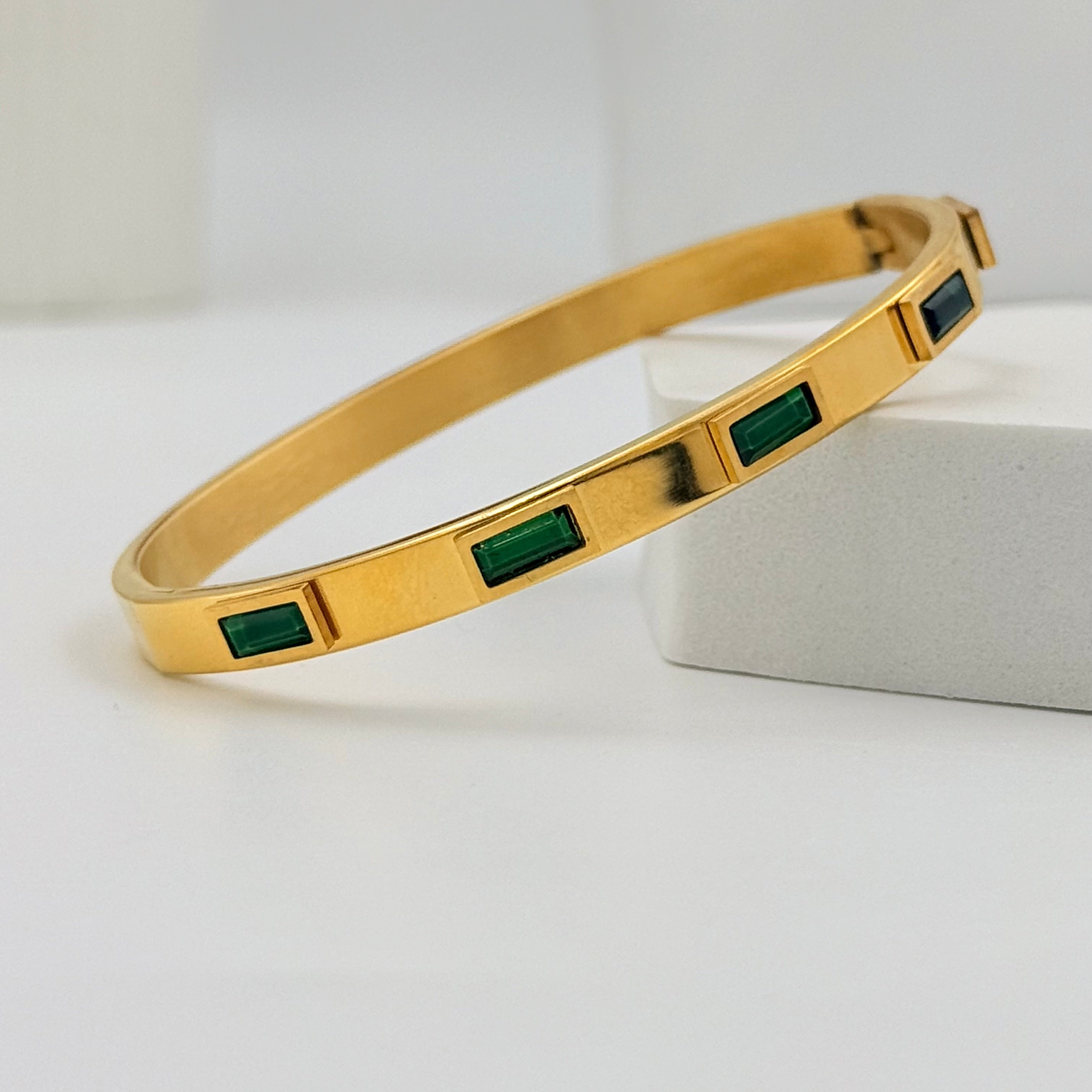 Emerald Mejesty kada