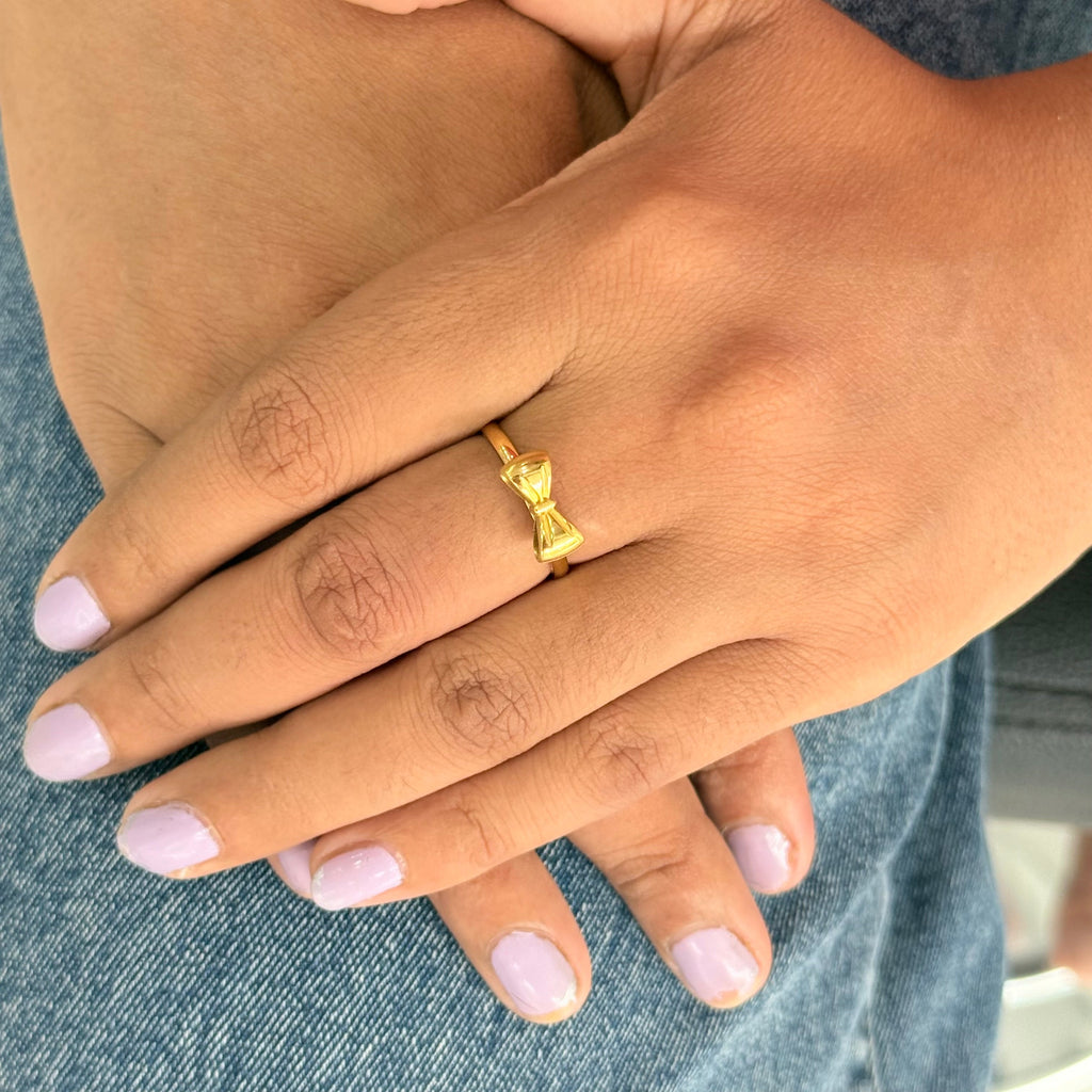 Bow belle ring