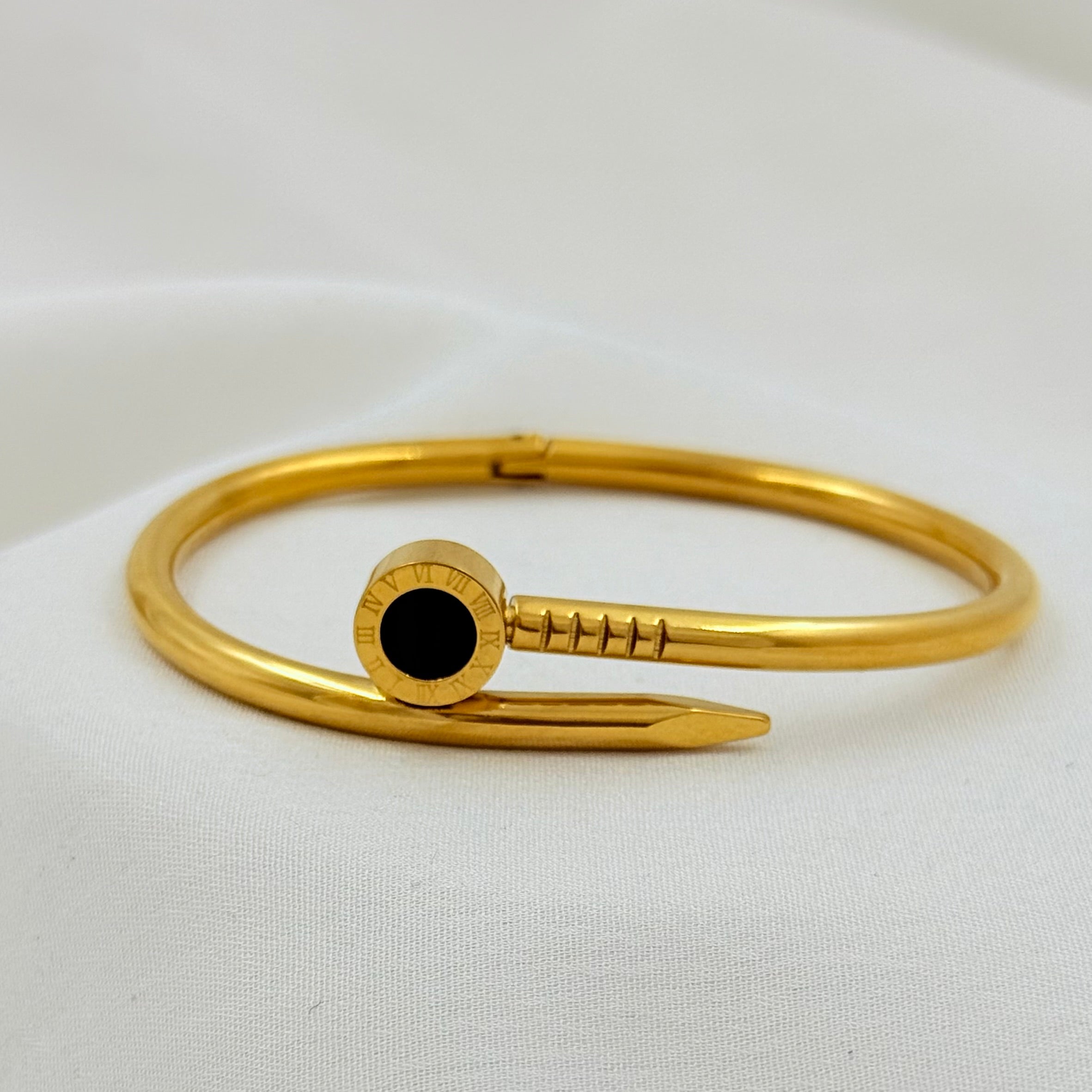 Nail Black Coin kada