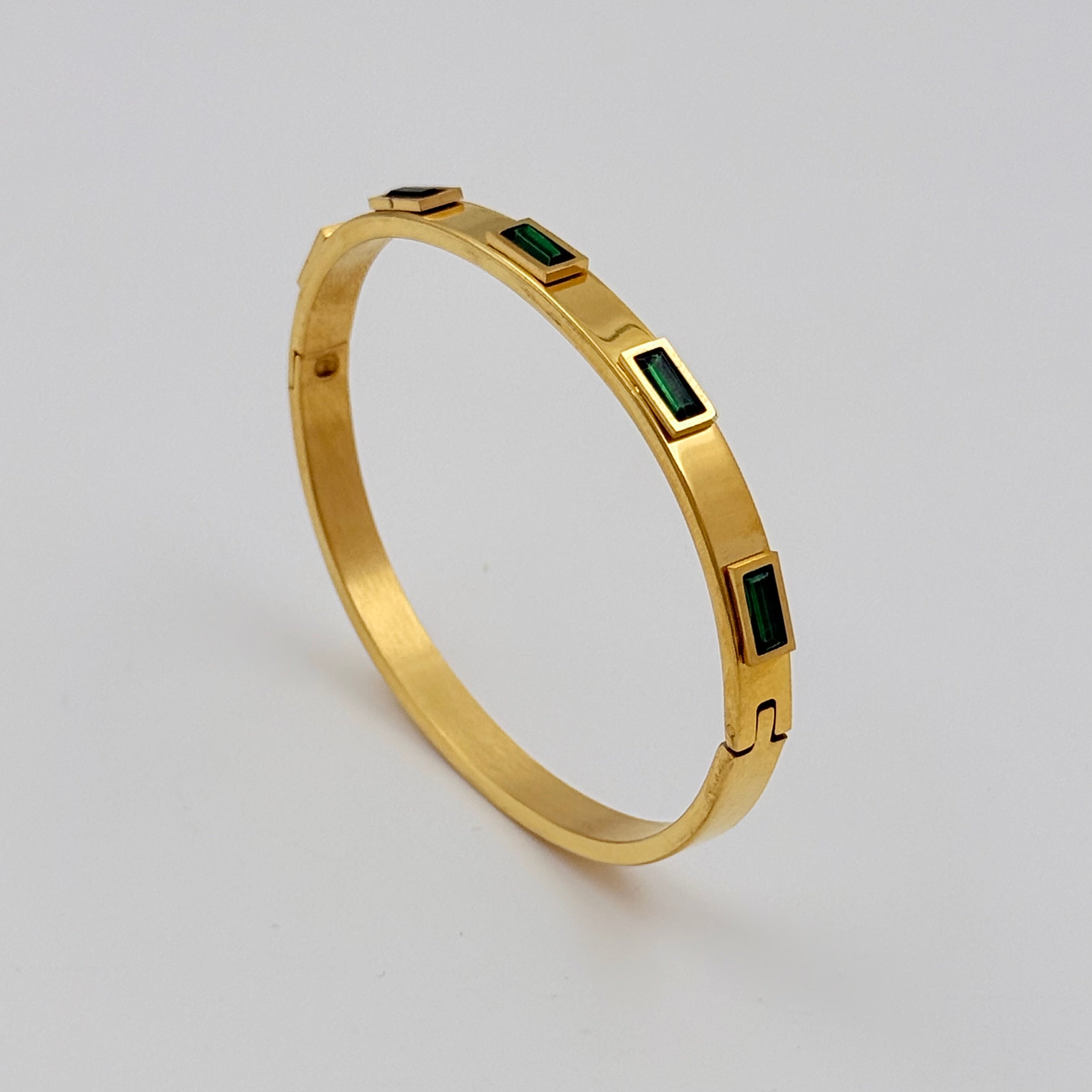 Emerald Mejesty kada