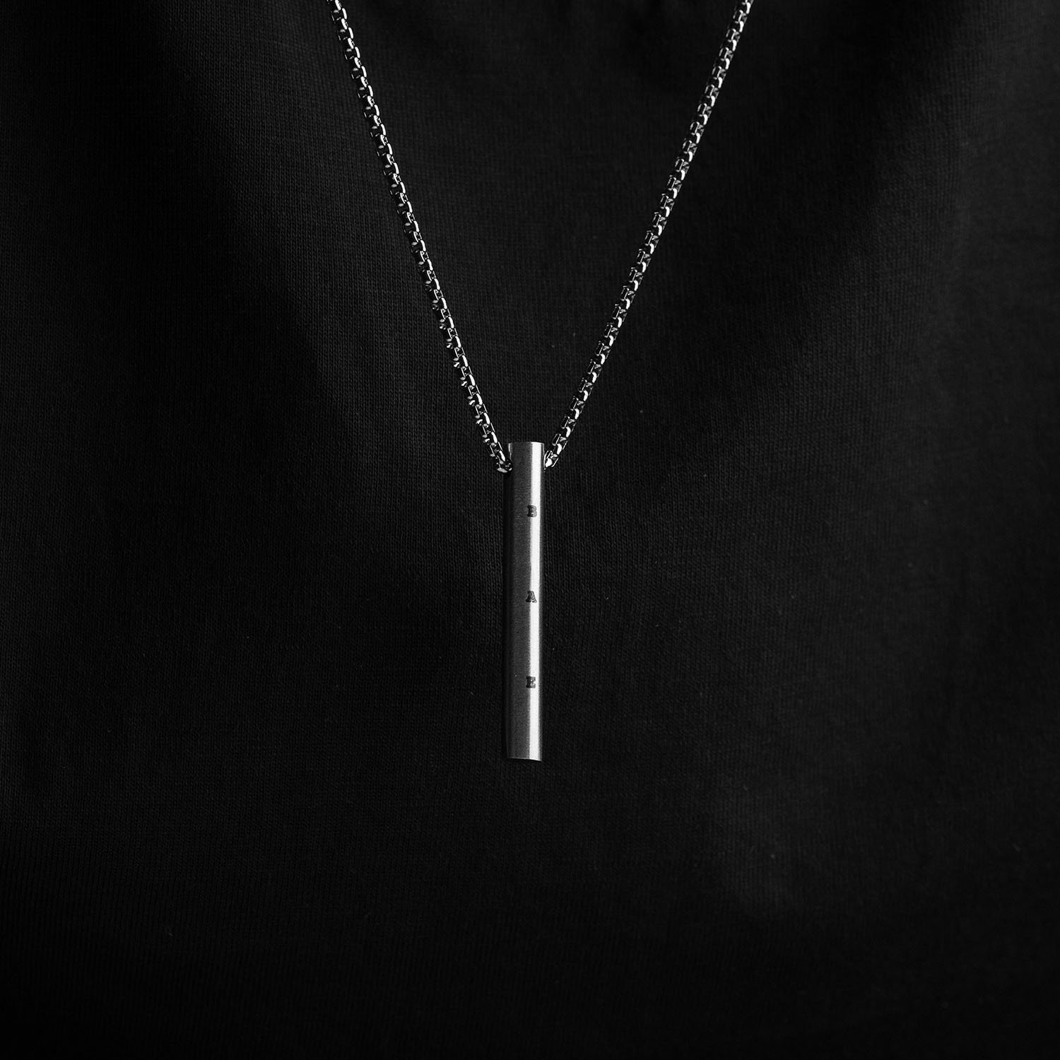 Friendship Minimal Barrel Necklace