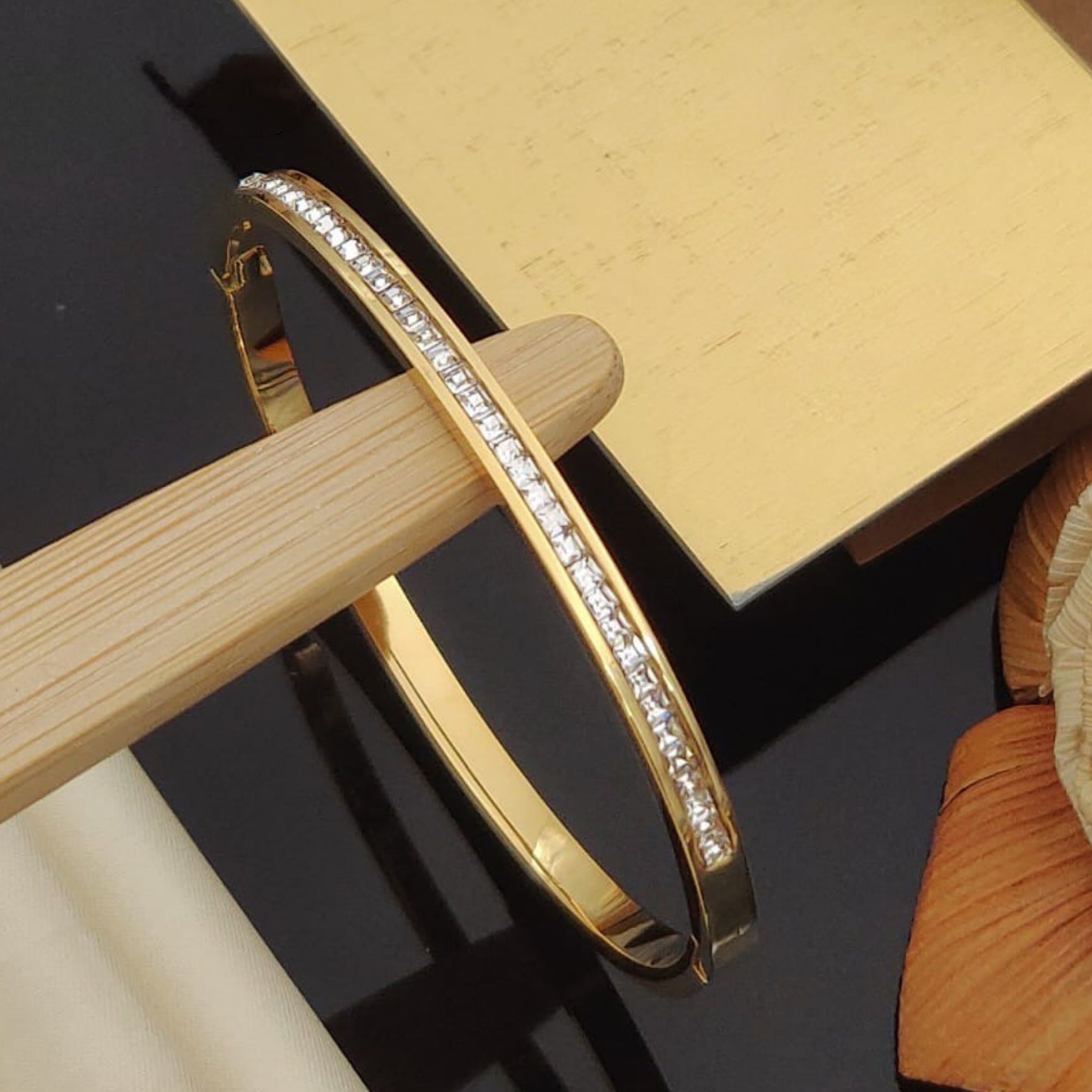 Single Line Diamond Kada