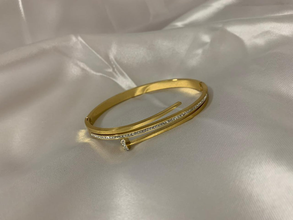 Diamond Nail kada