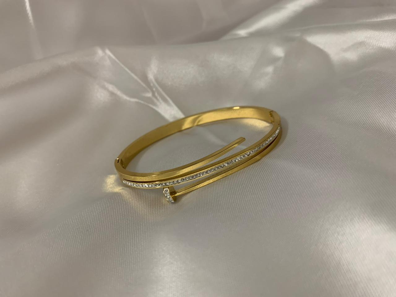 Diamond Nail kada