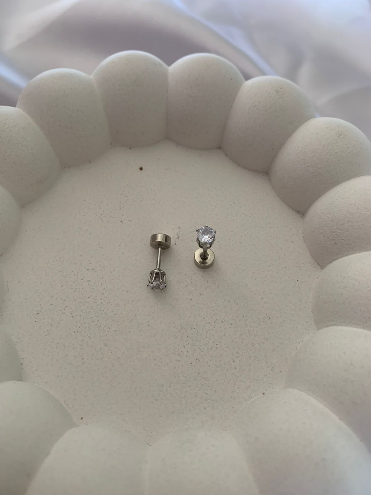 Silver Runnd Diamond Earrings-Pair
