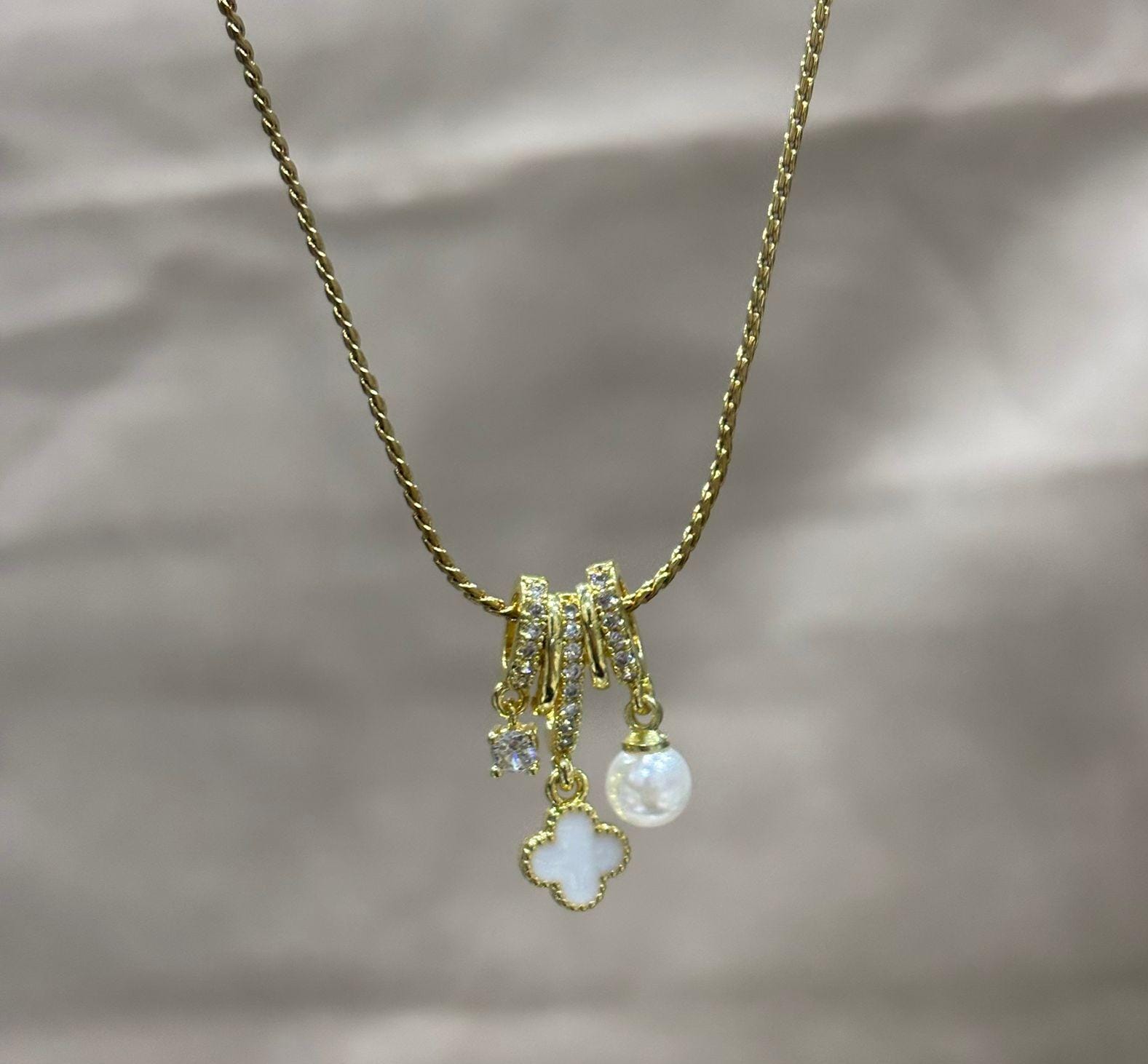 Clover Charms Nacklace