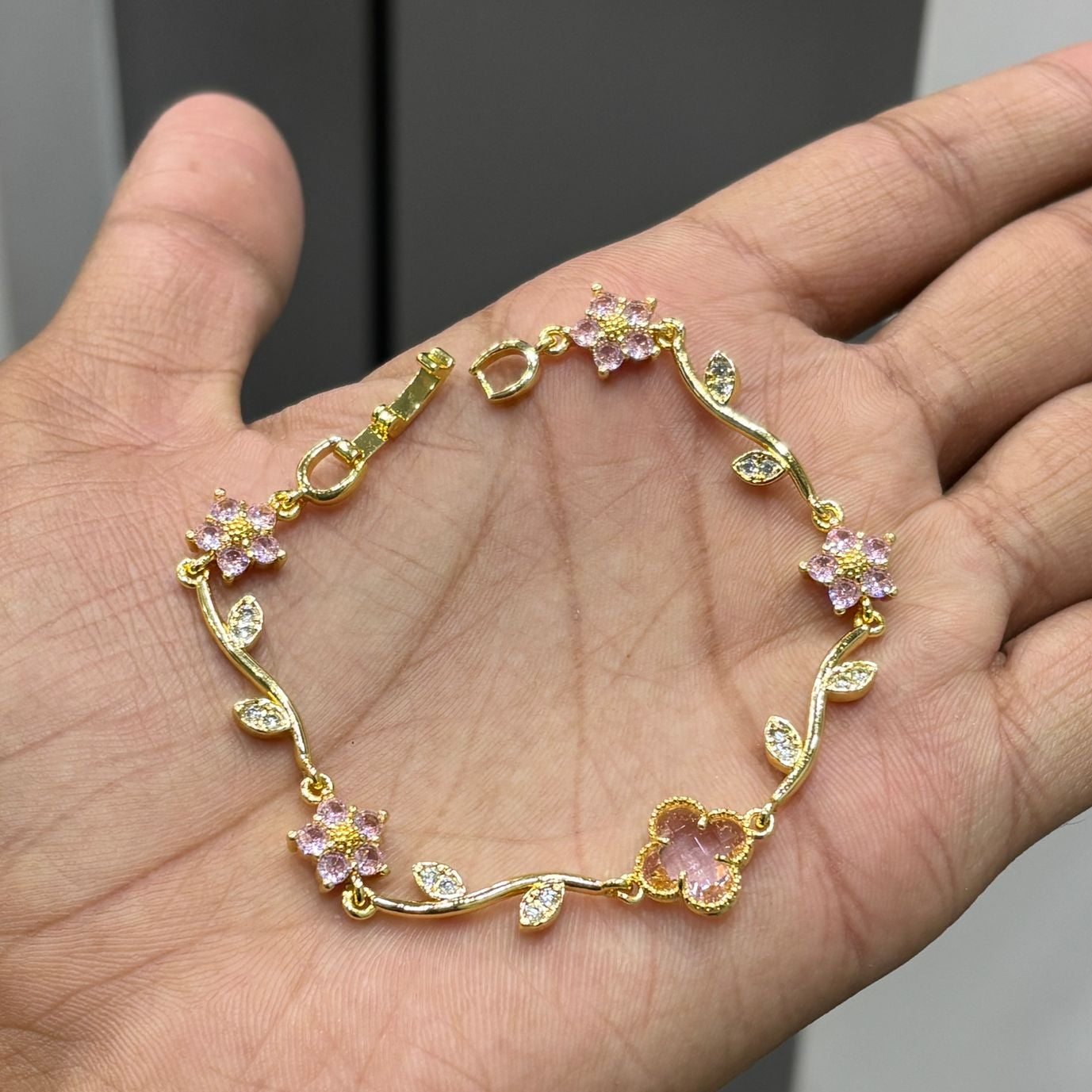 Pink Daisy Tulip Bracelet